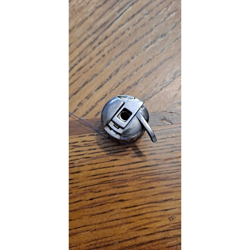 Signature Sewing Machine Replacement Bobbin &‎ Bobbin Case